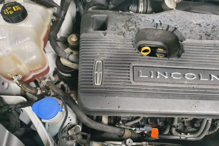 Used Lincoln Nautilus 2019 2.0T Four-Wheel Drive Zunya Edition China VI Standard Engine Bay Right