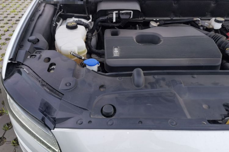 Used Lincoln Nautilus 2019 2.0T Two-Wheel Drive Luxury Edition China VI Standard Engine Bay Right