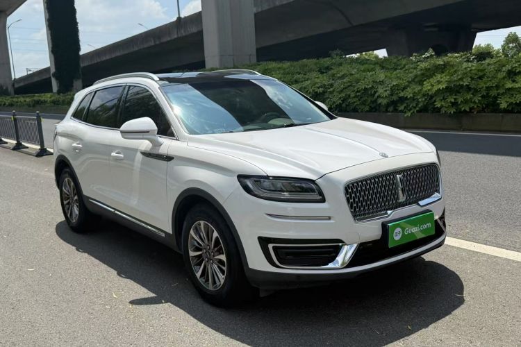 Used Lincoln Nautilus 2019 2.0T Two-Wheel Drive Luxury Edition China VI Standard Front Right 45 Deg