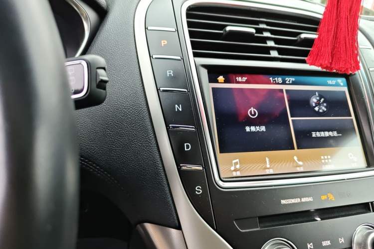 Used Lincoln Nautilus 2019 2.0T Two-Wheel Drive Luxury Edition China VI Standard Gear Lever
