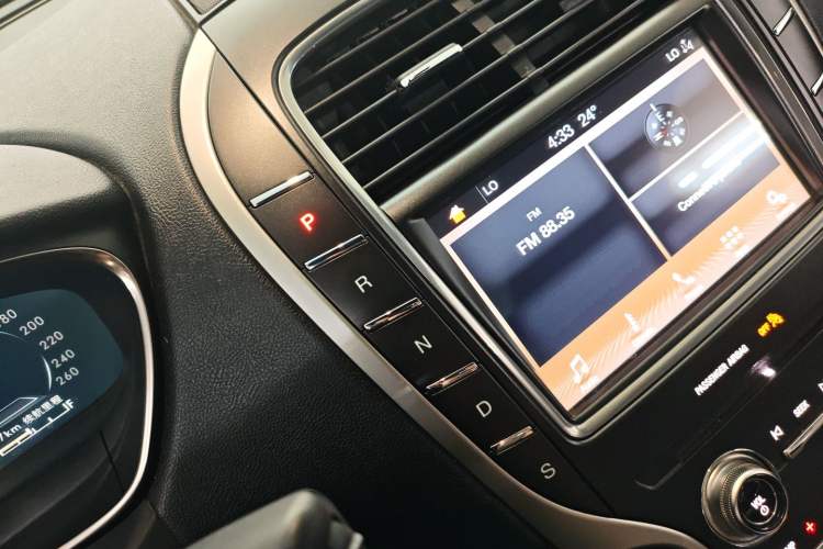 Used Lincoln Nautilus 2019 2.0T Four-Wheel Drive Zunya Edition China VI Standard Gear Lever