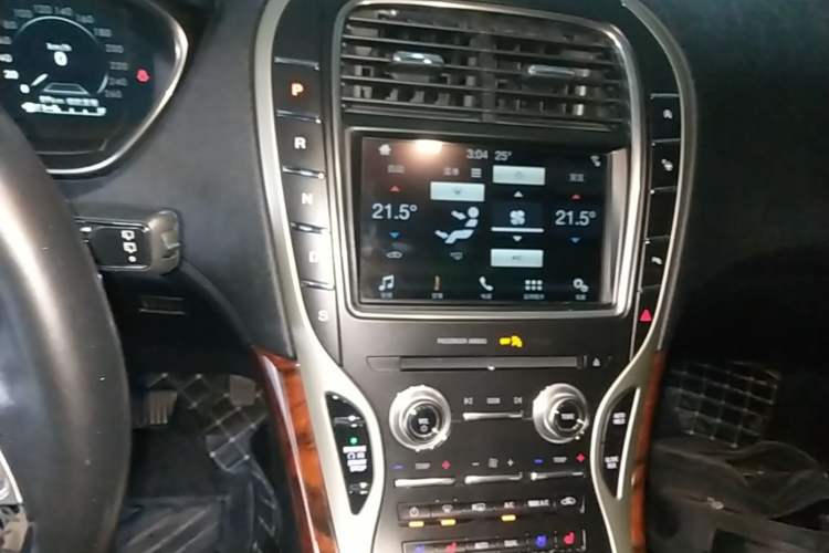 Used Lincoln Nautilus 2019 2.0T Four-Wheel Drive Zunya Edition China VI Standard Gear Lever