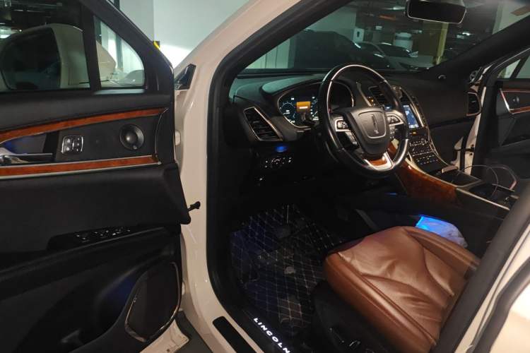 Used Lincoln Nautilus 2019 2.0T Four-Wheel Drive Zunya Edition China VI Standard Interior 3