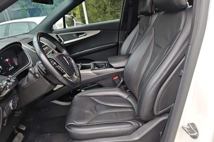 Used Lincoln Nautilus 2019 2.0T Two-Wheel Drive Luxury Edition China VI Standard Left Front Seat