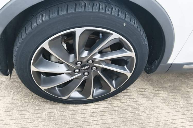 Used Lincoln Nautilus 2019 2.7T Four-Wheel Drive Prestige Edition China VI Standard Left Front Wheel Hub