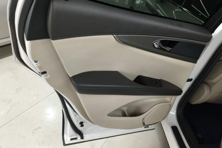 Used Lincoln Nautilus 2019 2.0T Two-Wheel Drive Luxury Edition China VI Standard Left Rear Door Interior