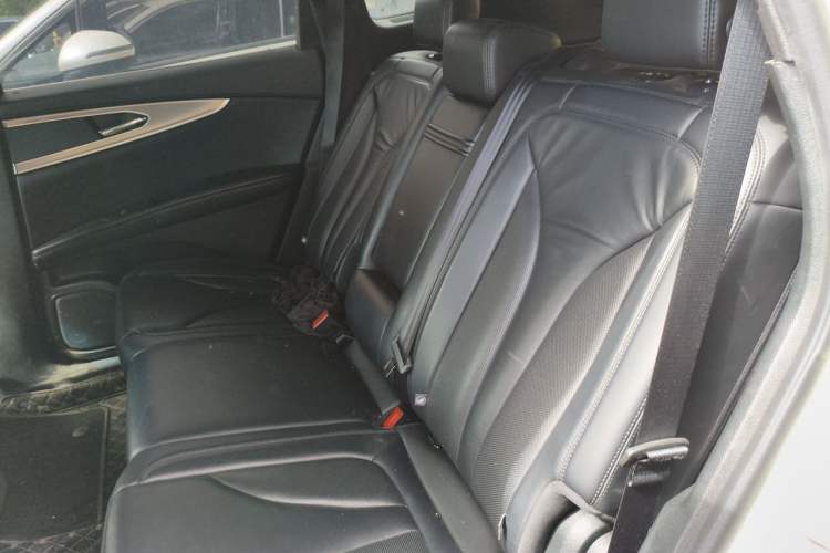 Used Lincoln Nautilus 2019 2.0T Two-Wheel Drive Luxury Edition China VI Standard Left Rear Seat