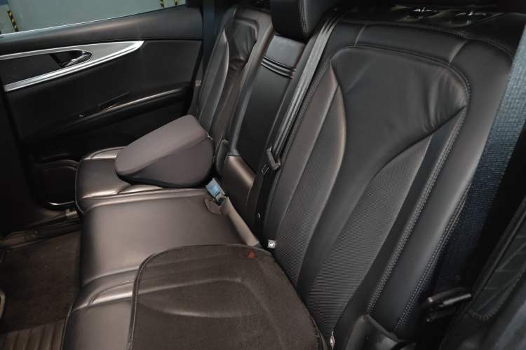 Used Lincoln Nautilus 2019 2.0T Two-Wheel Drive Luxury Edition China VI Standard Left Rear Seat