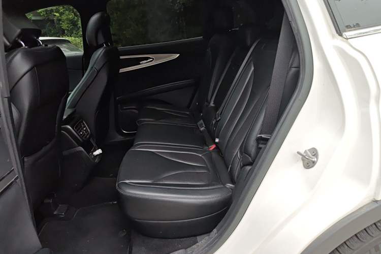 Used Lincoln Nautilus 2019 2.0T Two-Wheel Drive Luxury Edition China VI Standard Left Rear Seat