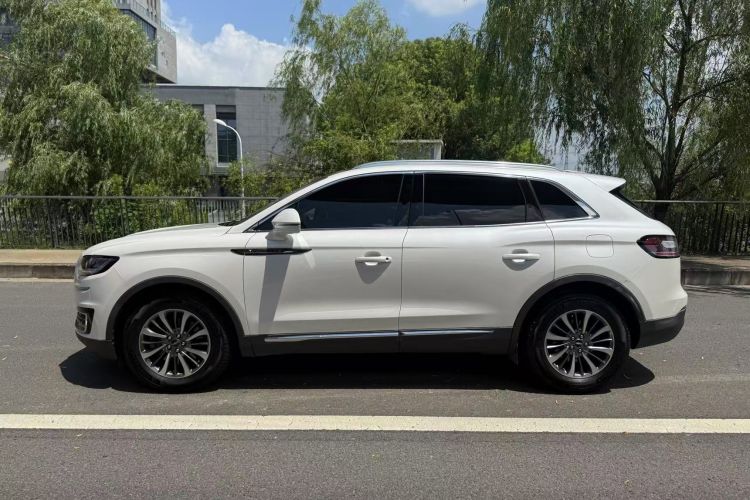 Used Lincoln Nautilus 2019 2.0T Two-Wheel Drive Luxury Edition China VI Standard Left Side