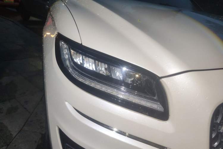 Used Lincoln Nautilus 2019 2.0T Two-Wheel Drive Luxury Edition China VI Standard Right Front Headlight