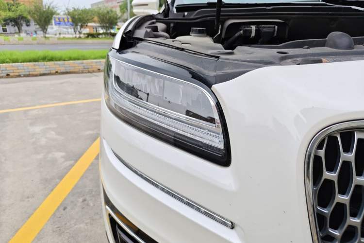 Used Lincoln Nautilus 2019 2.0T Two-Wheel Drive Luxury Edition China VI Standard Right Front Headlight