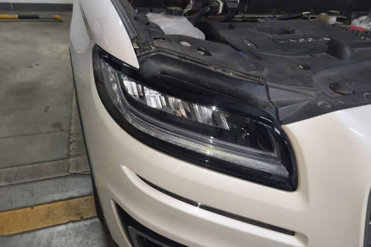 Used Lincoln Nautilus 2019 2.0T Two-Wheel Drive Luxury Edition China VI Standard Right Front Headlight