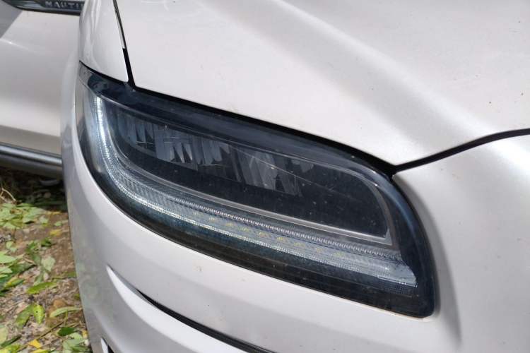 Used Lincoln Nautilus 2019 2.0T Two-Wheel Drive Luxury Edition China VI Standard Right Front Headlight