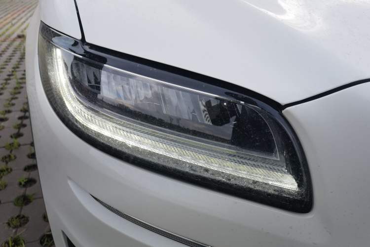 Used Lincoln Nautilus 2019 2.0T Two-Wheel Drive Luxury Edition China VI Standard Right Front Headlight