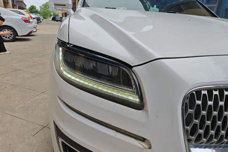 Used Lincoln Nautilus 2019 2.0T Two-Wheel Drive Luxury Edition China VI Standard Right Front Headlight