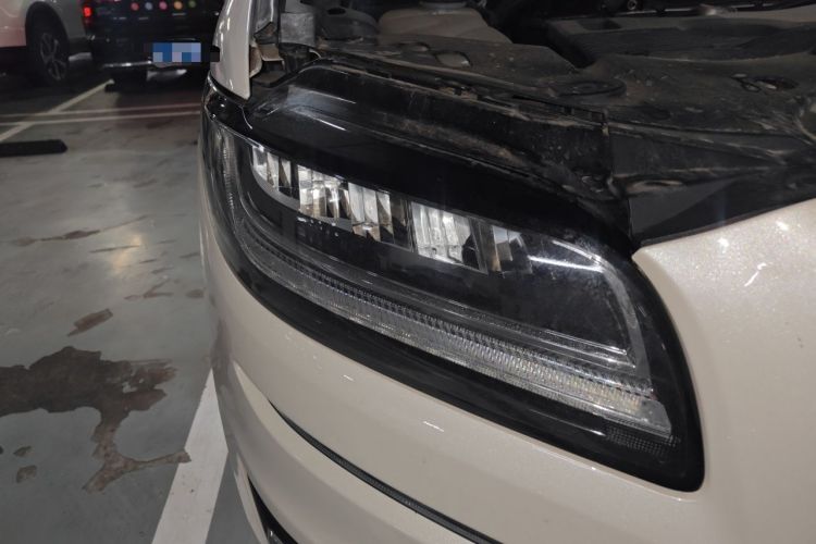Used Lincoln Nautilus 2019 2.0T Two-Wheel Drive Luxury Edition China VI Standard Right Front Headlight