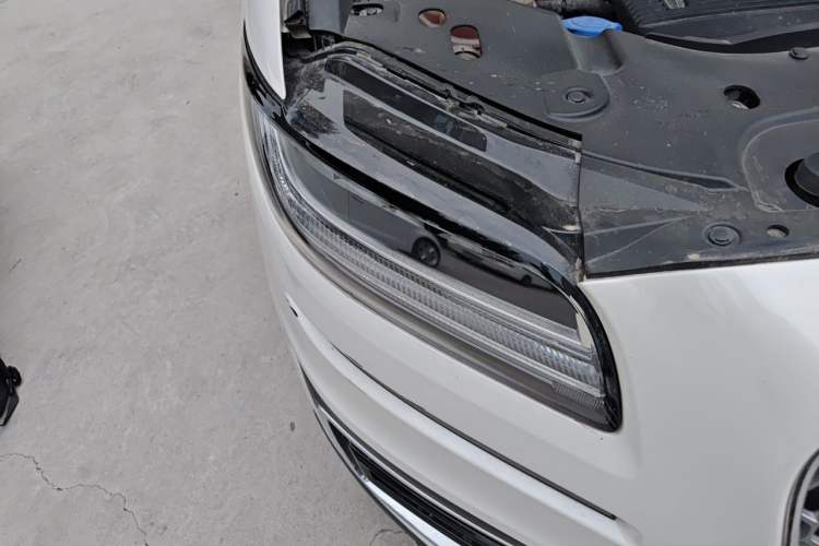 Used Lincoln Nautilus 2019 2.0T Two-Wheel Drive Luxury Edition China VI Standard Right Front Headlight