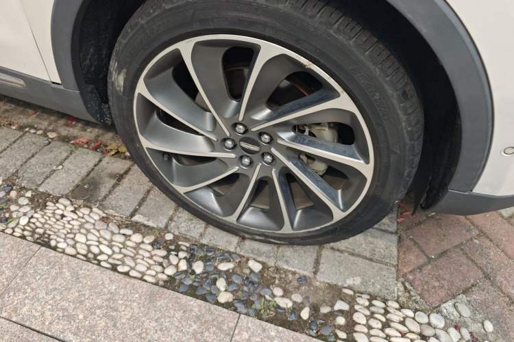 Used Lincoln Nautilus 2019 2.7T Four-Wheel Drive Prestige Edition China VI Standard Right Front Wheel Hub