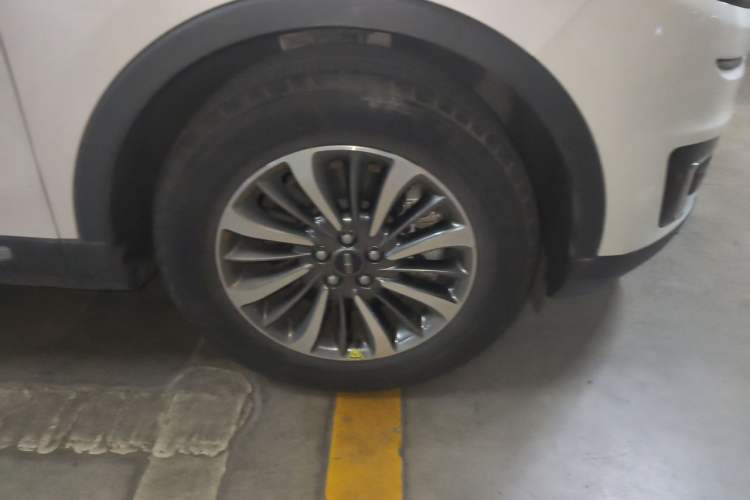 Used Lincoln Nautilus 2019 2.0T Two-Wheel Drive Luxury Edition China VI Standard Right Front Wheel Hub