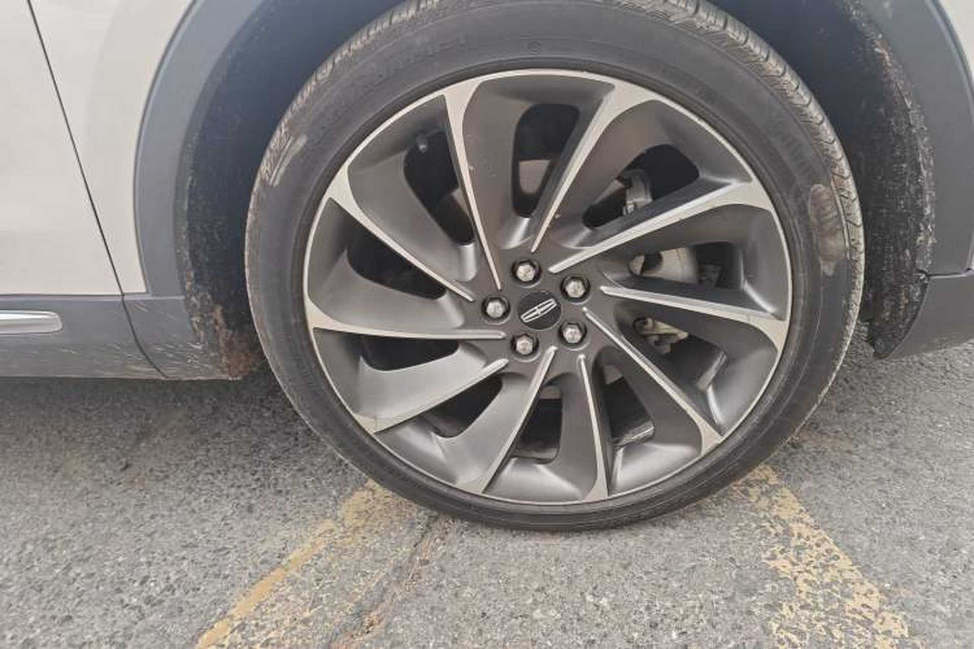 Used Lincoln Nautilus 2019 2.7T Four-Wheel Drive Prestige Edition China VI Standard Right Front Wheel Hub