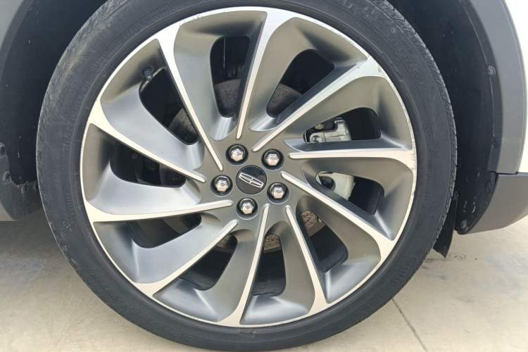 Used Lincoln Nautilus 2019 2.7T Four-Wheel Drive Prestige Edition China VI Standard Right Front Wheel Hub