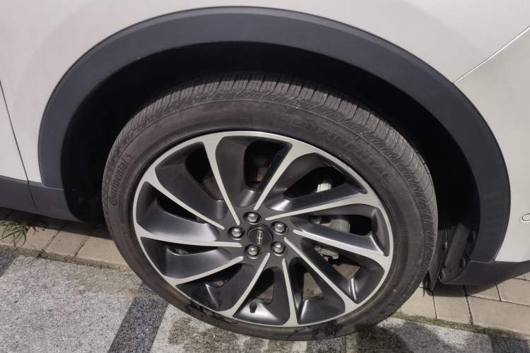Used Lincoln Nautilus 2019 2.7T Four-Wheel Drive Prestige Edition China VI Standard Right Front Wheel Hub