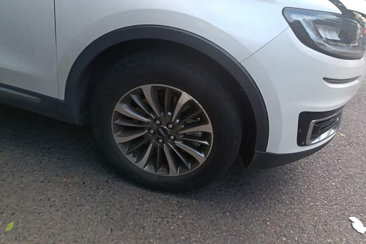 Used Lincoln Nautilus 2019 2.0T Two-Wheel Drive Luxury Edition China V Standard Right Front Wheel Hub