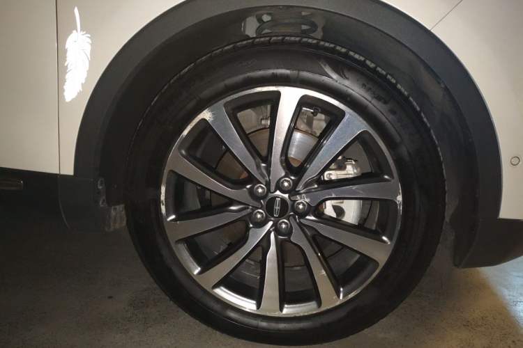 Used Lincoln Nautilus 2019 2.0T Four-Wheel Drive Zunya Edition China VI Standard Right Front Wheel Hub