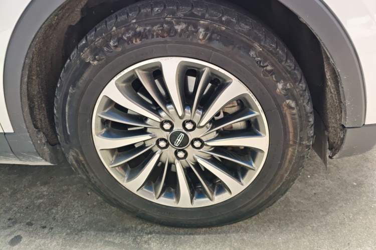 Used Lincoln Nautilus 2019 2.0T Two-Wheel Drive Luxury Edition China VI Standard Right Front Wheel Hub