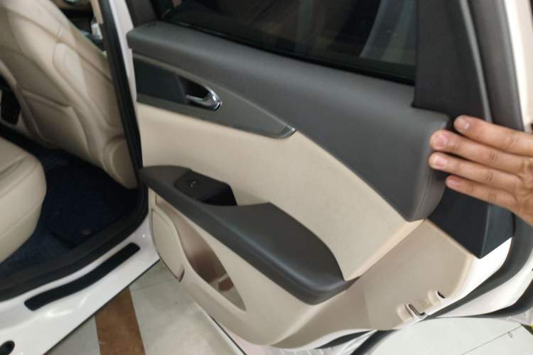 Used Lincoln Nautilus 2019 2.0T Two-Wheel Drive Luxury Edition China VI Standard Right Rear Door Interior
