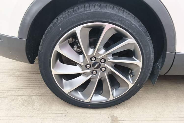 Used Lincoln Nautilus 2019 2.7T Four-Wheel Drive Prestige Edition China VI Standard Right Rear Wheel Hub