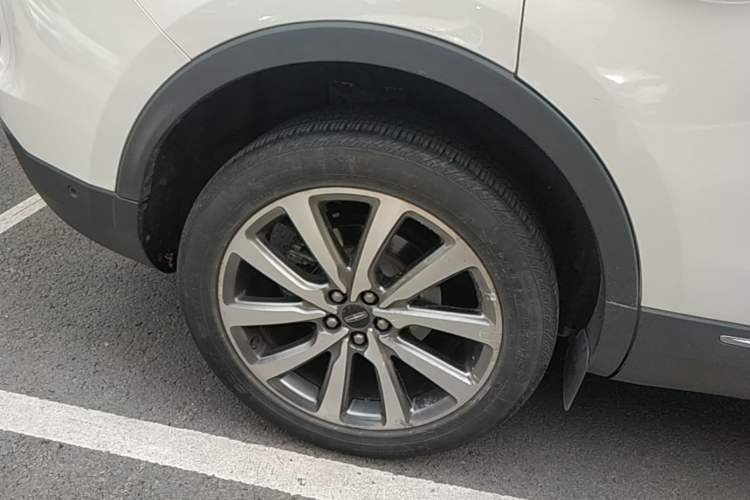 Used Lincoln Nautilus 2019 2.0T Four-Wheel Drive Zunya Edition China VI Standard Right Rear Wheel Hub