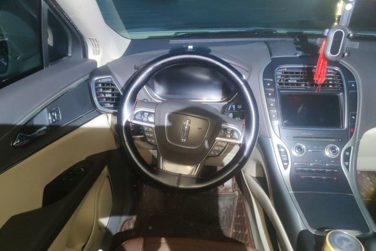 Used Lincoln Nautilus 2019 2.0T Two-Wheel Drive Luxury Edition China VI Standard Steering Wheel