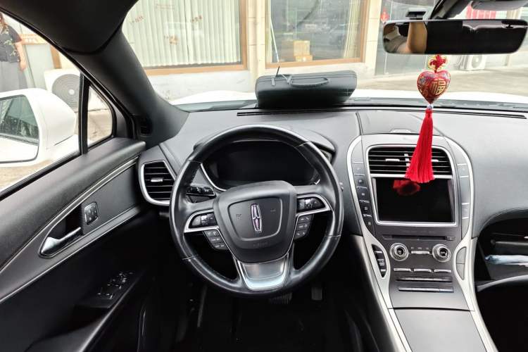 Used Lincoln Nautilus 2019 2.0T Two-Wheel Drive Luxury Edition China VI Standard Steering Wheel