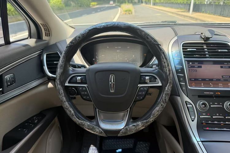 Used Lincoln Nautilus 2019 2.0T Two-Wheel Drive Luxury Edition China VI Standard Steering Wheel
