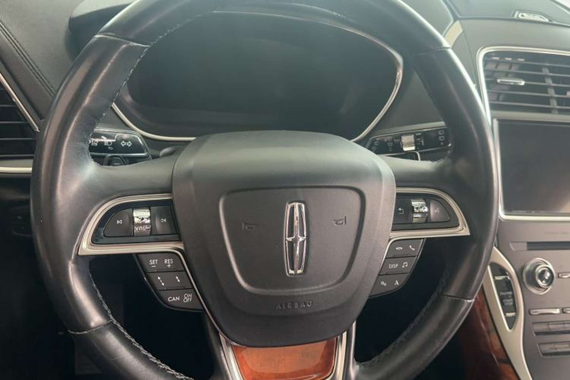 Used Lincoln Nautilus 2019 2.0T Four-Wheel Drive Zunya Edition China VI Standard Steering Wheel