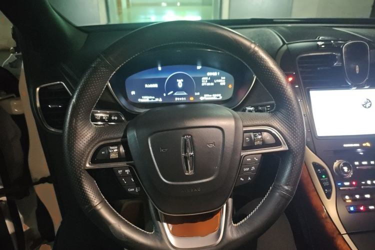 Used Lincoln Nautilus 2019 2.0T Four-Wheel Drive Zunya Edition China VI Standard Steering Wheel