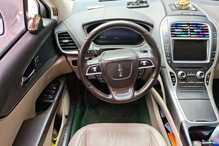 Used Lincoln Nautilus 2019 2.0T Two-Wheel Drive Luxury Edition China VI Standard Steering Wheel