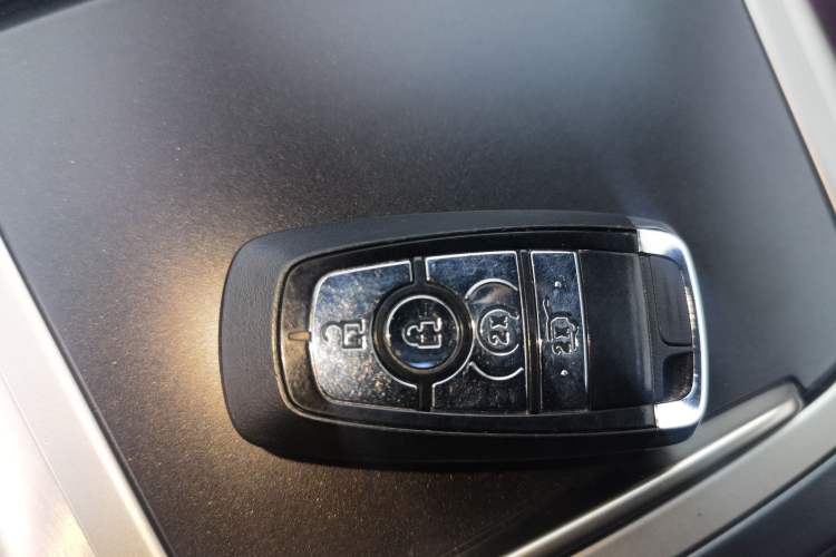 Used Lincoln Nautilus 2019 2.0T Two-Wheel Drive Luxury Edition China VI Standard Vehicle Key