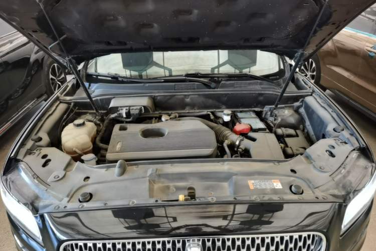 Used Lincoln Nautilus 2020 2.0T Submarine Edition Engine Bay