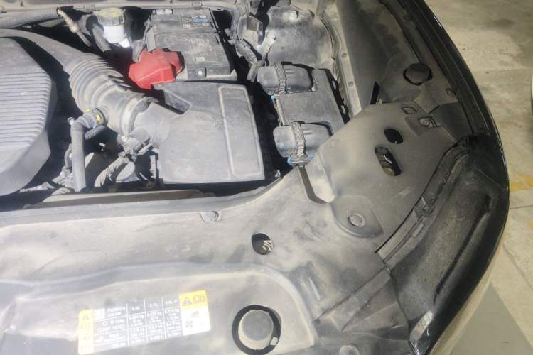 Used Lincoln Nautilus 2020 2.0T Submarine Edition Engine Bay Left