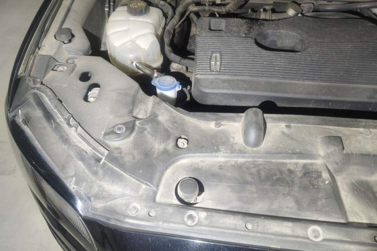 Used Lincoln Nautilus 2020 2.0T Submarine Edition Engine Bay Right