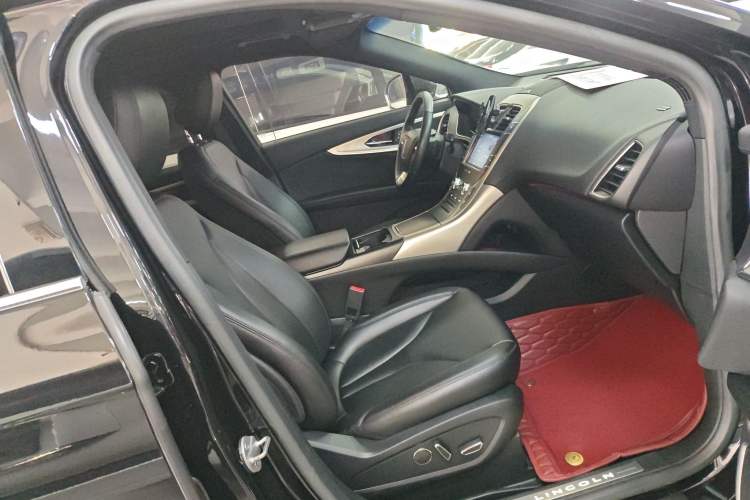 Used Lincoln Nautilus 2020 2.0T Submarine Edition Right Front Seat