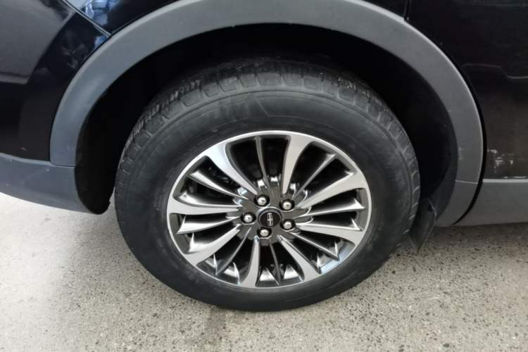 Used Lincoln Nautilus 2020 2.0T Submarine Edition Right Rear Wheel Hub