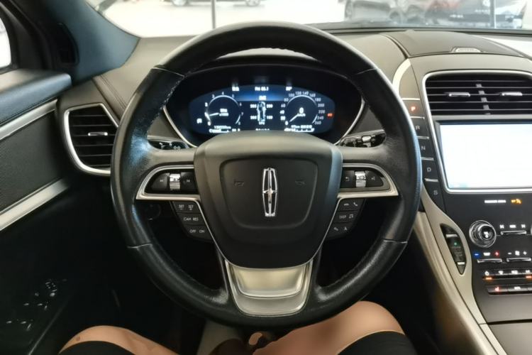 Used Lincoln Nautilus 2020 2.0T Submarine Edition Steering Wheel