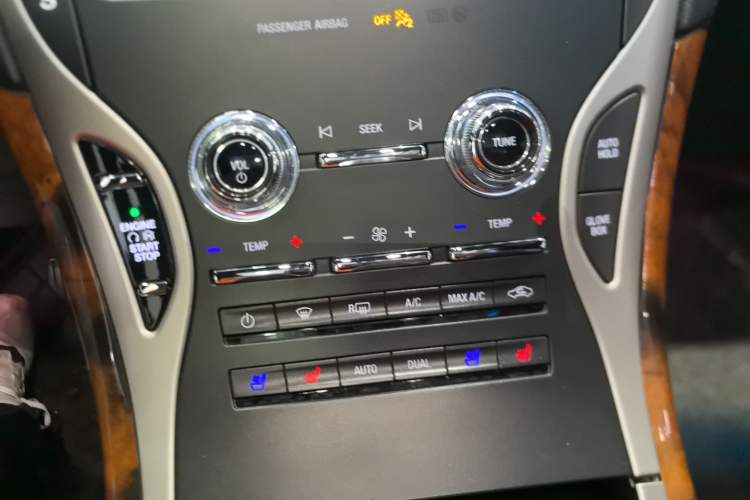 Used Lincoln Nautilus 2020 2.0T Four-Wheel Drive Luxury Edition Audio And AC Panel