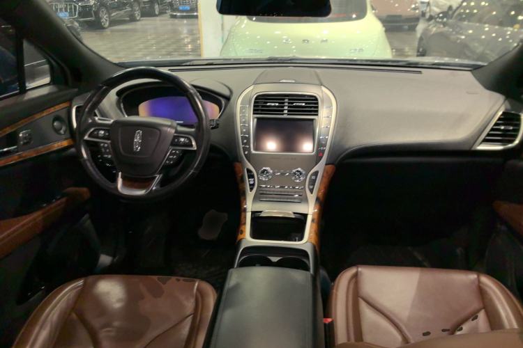 Used Lincoln Nautilus 2020 2.0T Four-Wheel Drive Luxury Edition Center Console