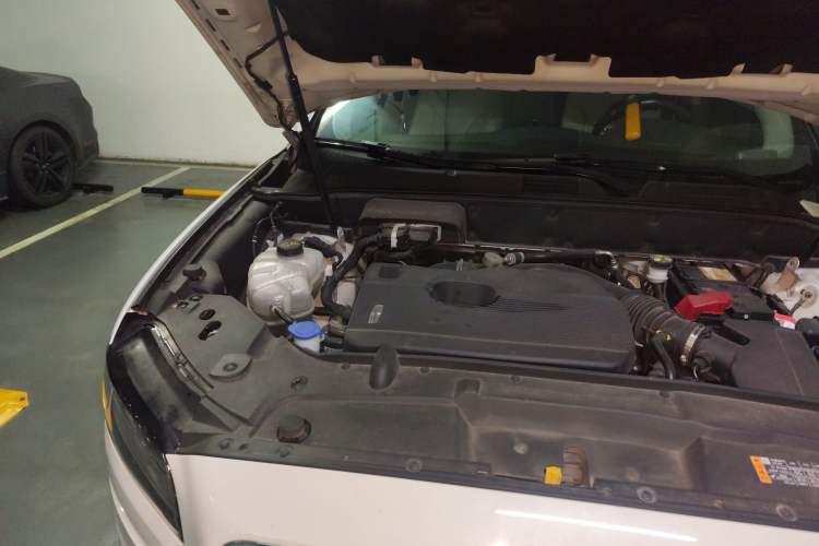 Used Lincoln Nautilus 2020 2.0T Four-Wheel Drive Luxury Edition Engine Bay Right