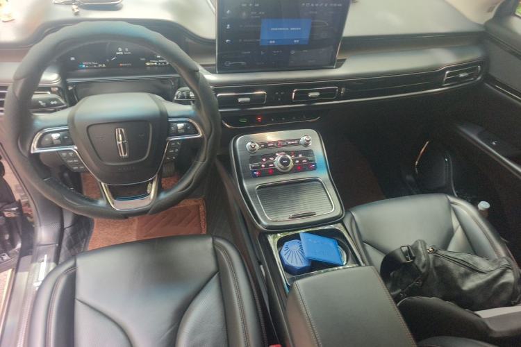 Used Lincoln Nautilus 2021 2.0T Four-Wheel Drive Luxury Edition Center Console